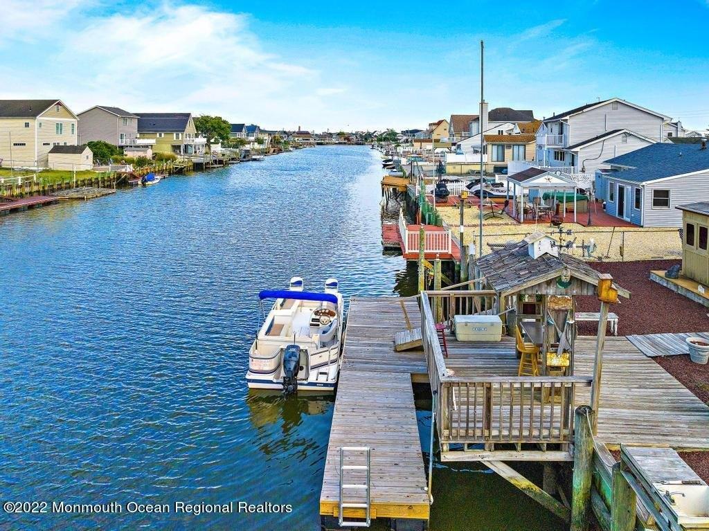 E Raritan Dr, Little Egg Harbor Twp, NJ 08087