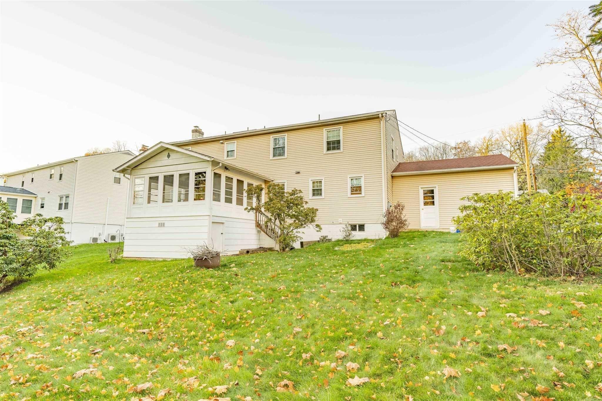 Miron Dr, Poughkeepsie, NY 12603