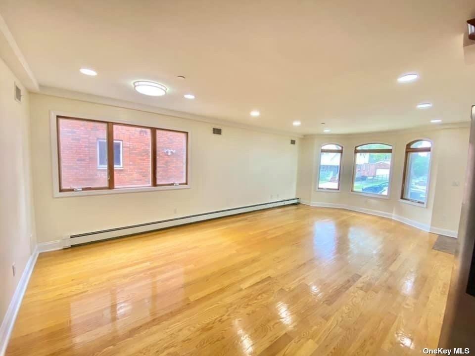 20th Rd, Whitestone, NY 11357