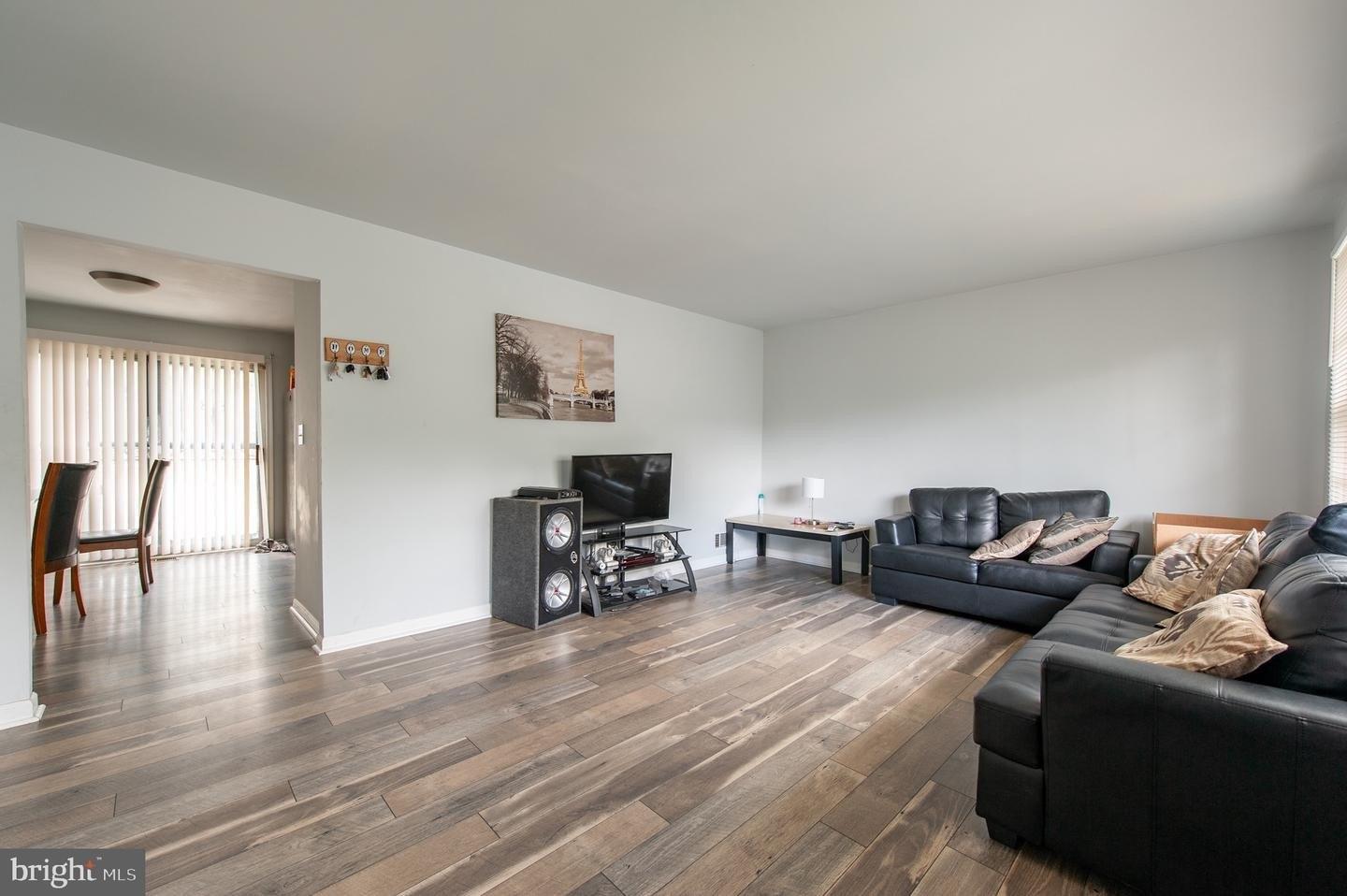 Jodie St, New Carrollton, MD 20784