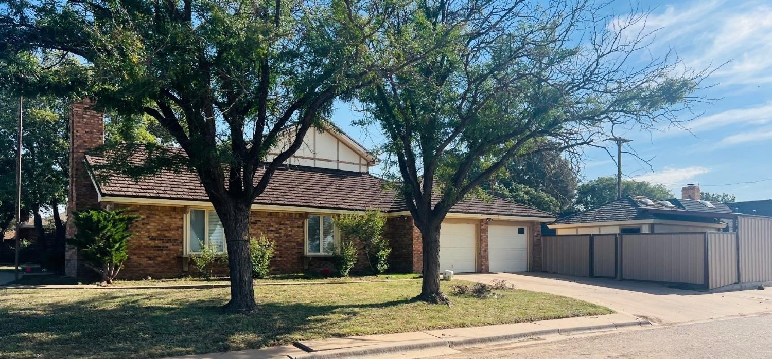 Longhorn Dr, Levelland, TX 79336
