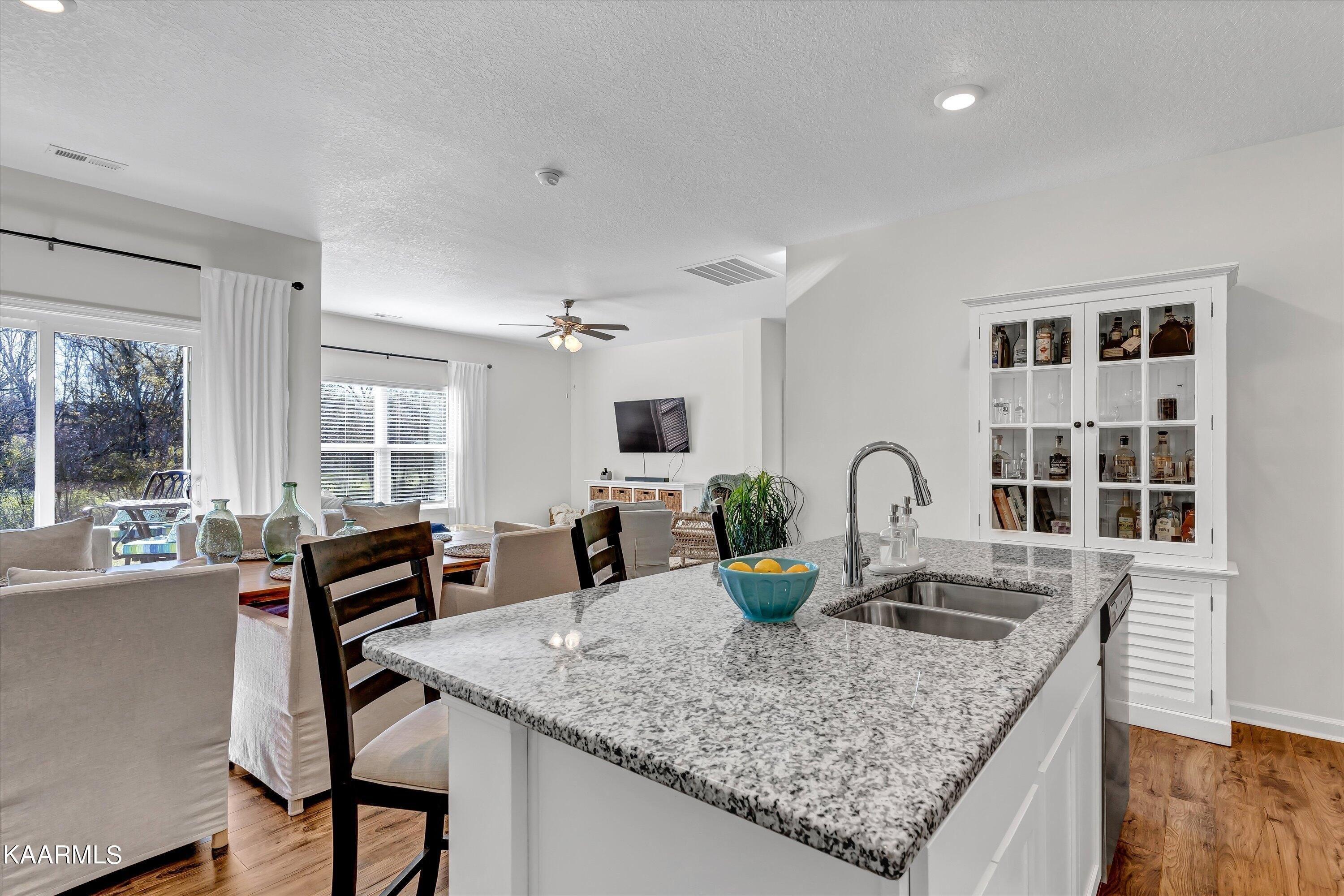 Hampton Place Cir, Loudon, TN 37774