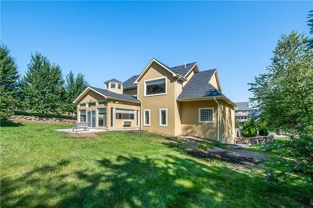 Corinth Dr, Saint Joseph, MO 64506