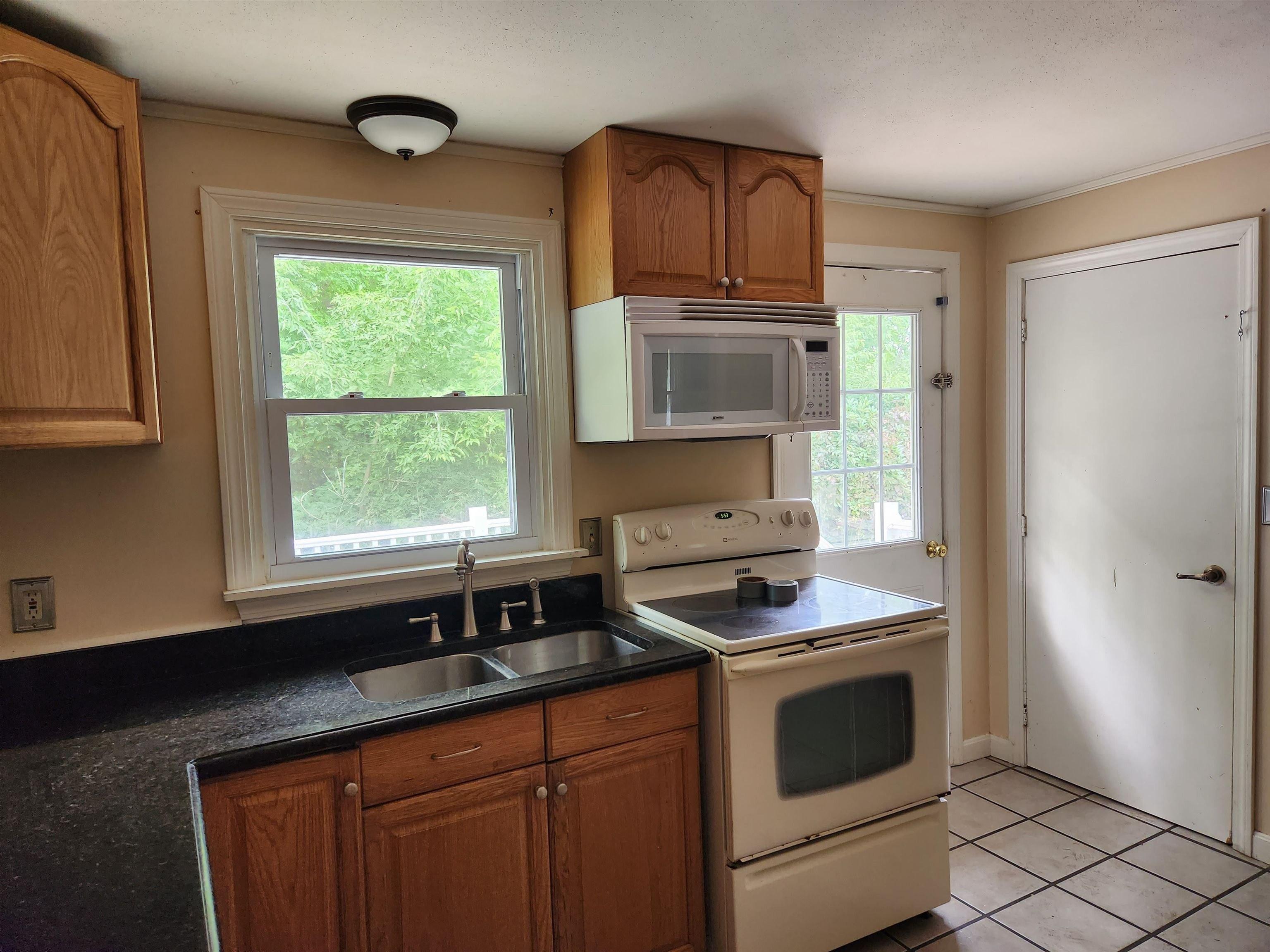 River Rd, Claremont, NH 03743