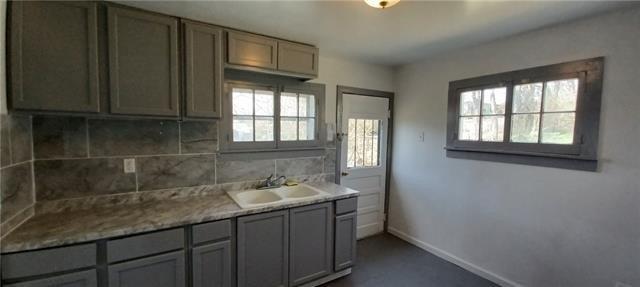E 10th St S, Independence, MO 64054