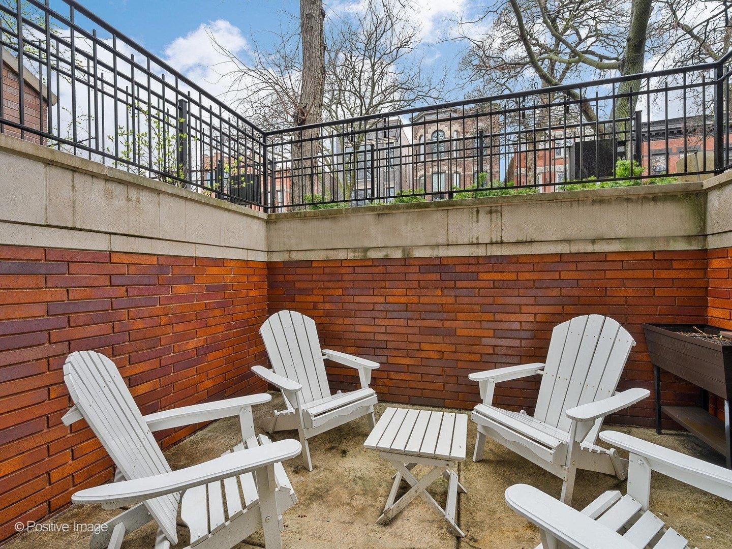 N Wolcott Ave, Chicago, IL 60622