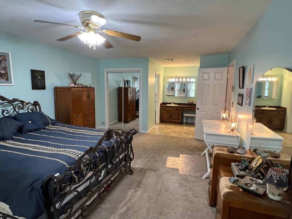 Hummingbird Ln, Beckley, WV 25801