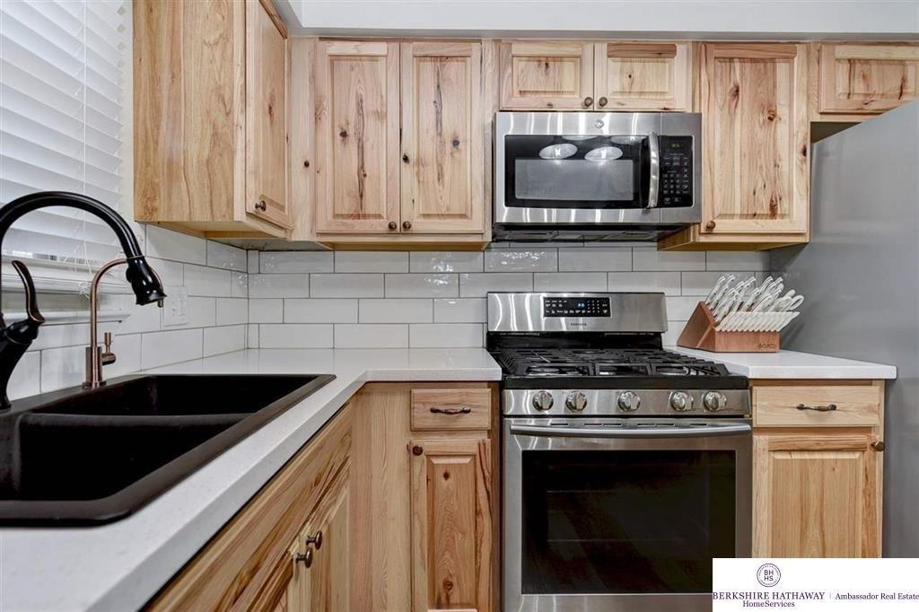 Laurel Ave, Omaha, NE 68134