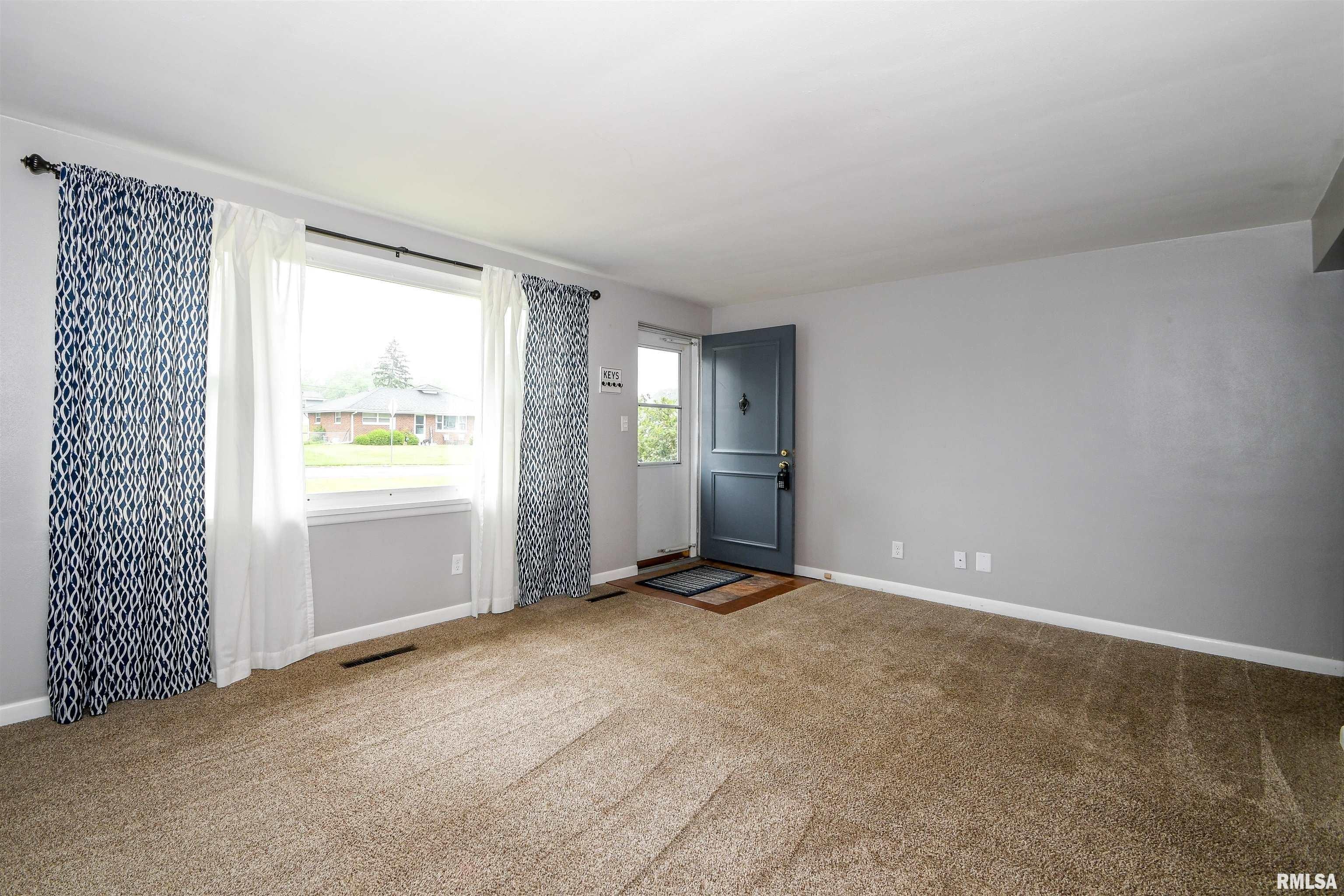 W Westport Rd, Peoria, IL 61615