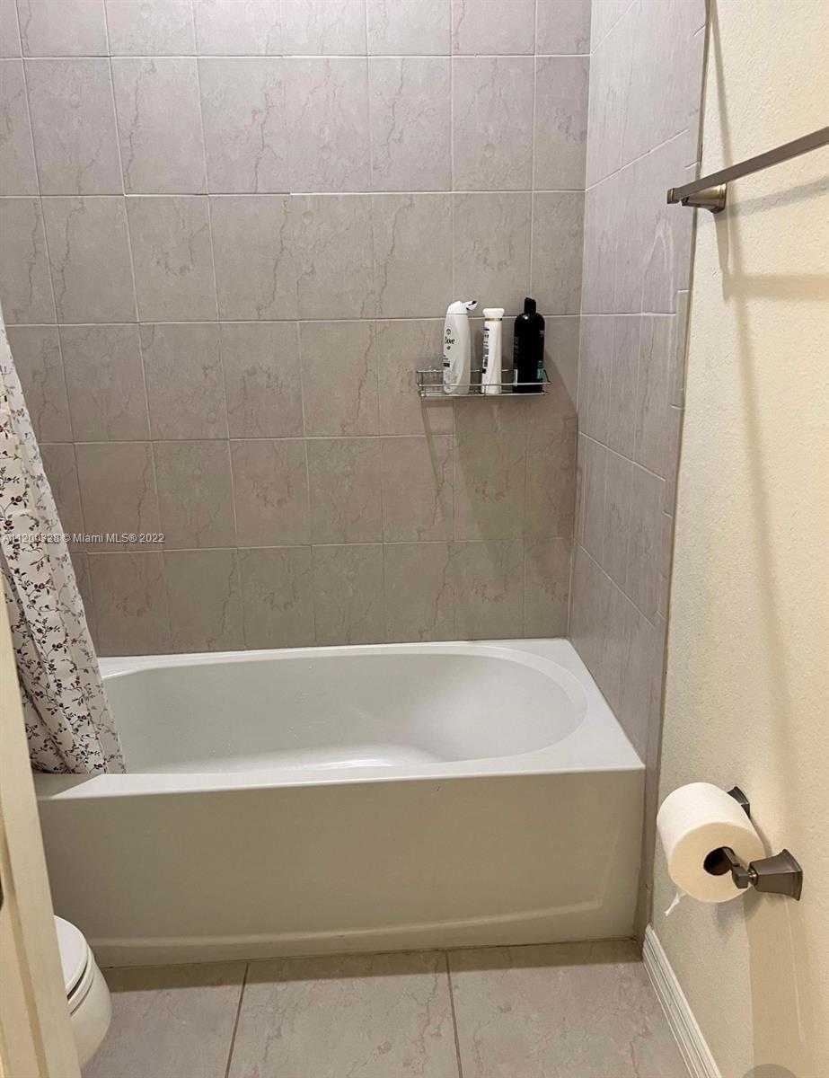 Greenway Dr, Hollywood, FL 33021
