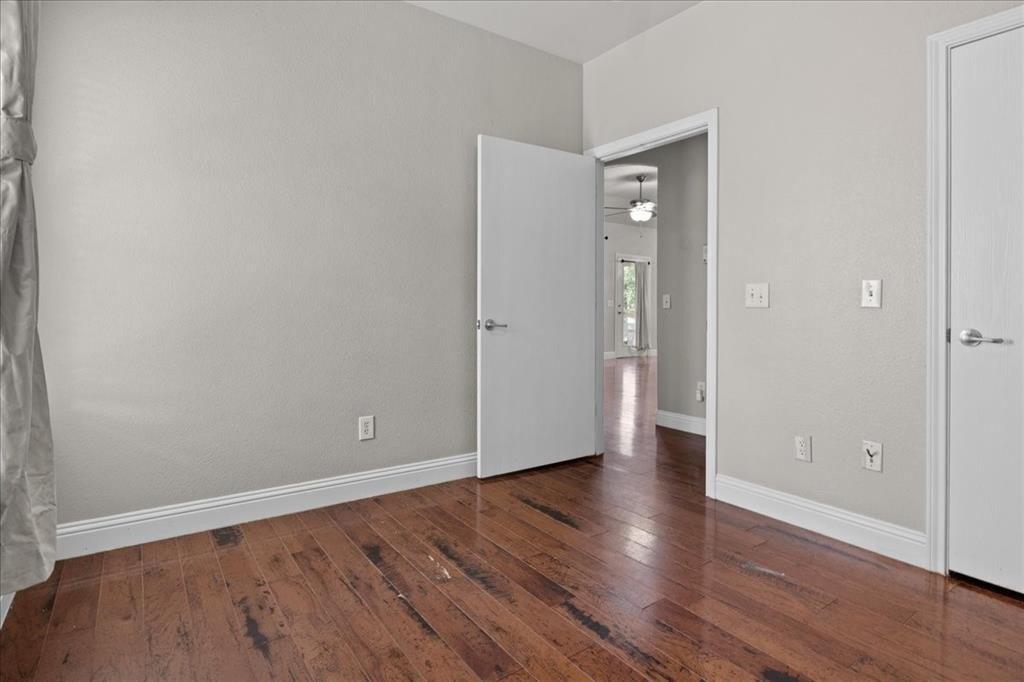 Shady Oaks Trl, Burleson, TX 76028