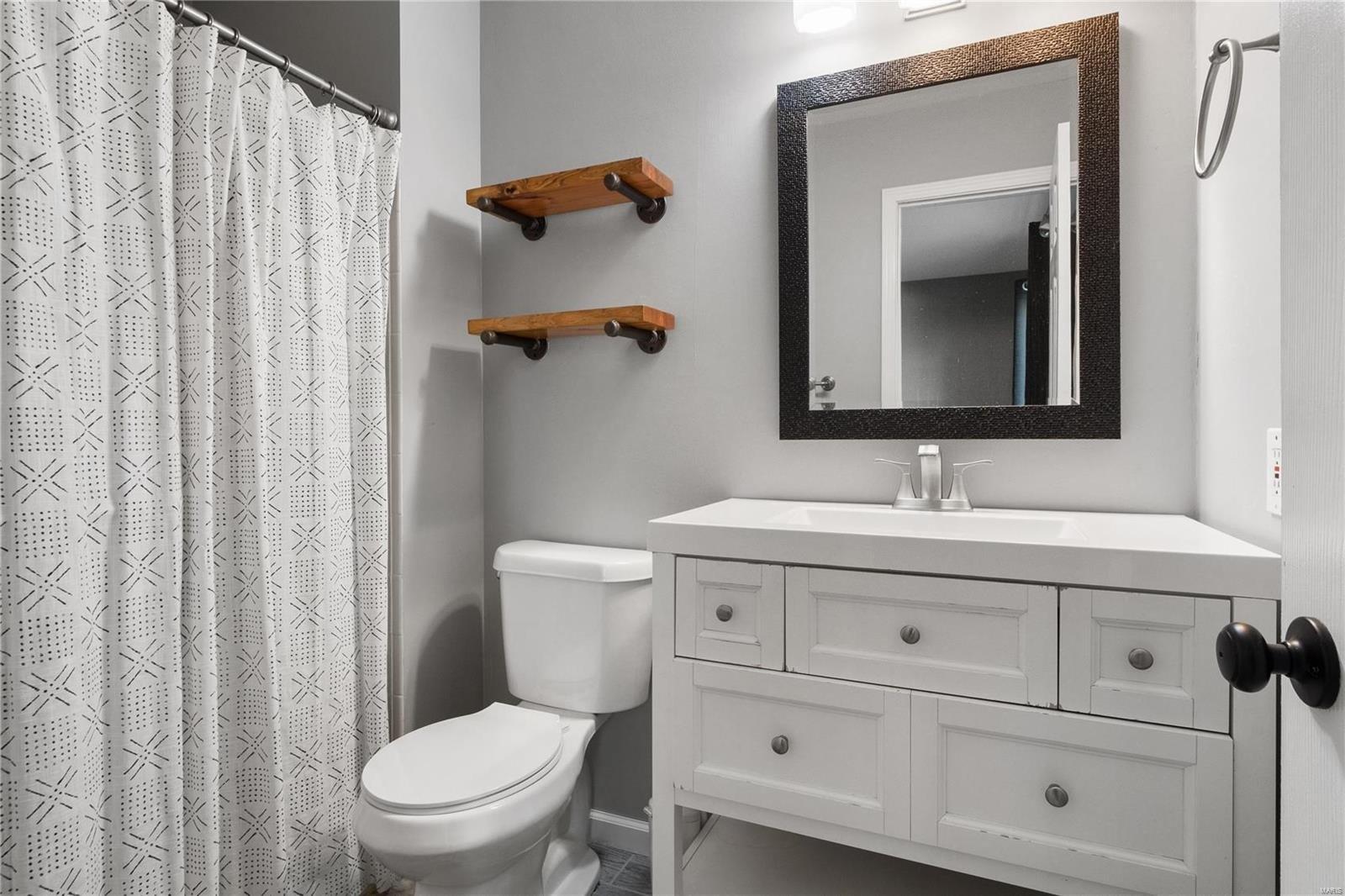 Carriage Hill Dr, Saint Peters, MO 63304