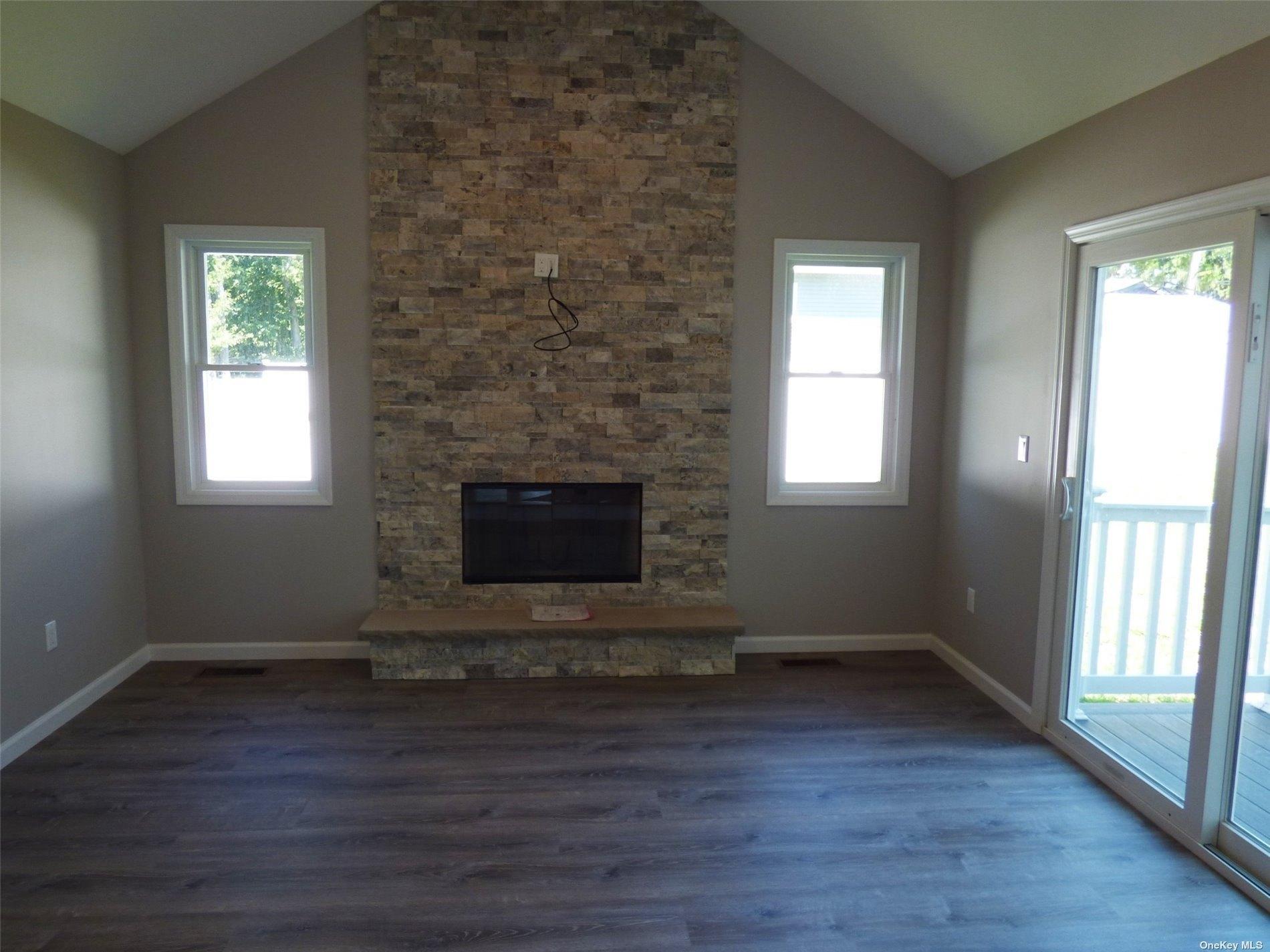 N Huron St, Ronkonkoma, NY 11779