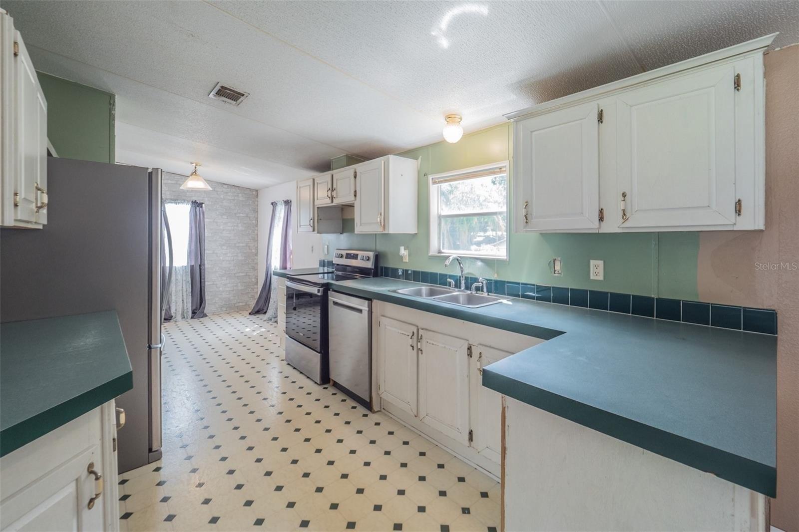 Kansas Ave, Astatula, FL 34705