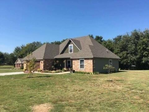 E 7th St, Grove, OK 74344