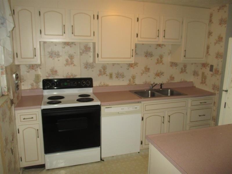 Pinehurst Dr, Freedom, PA 15042