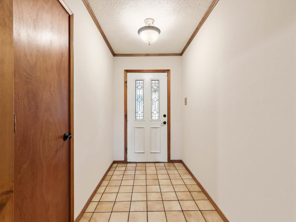 Solano Dr, Arlington, TX 76017