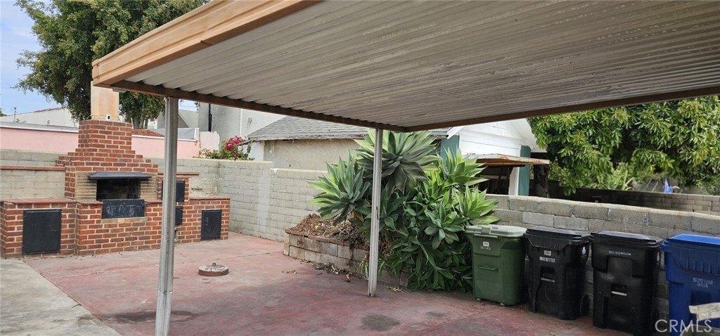 Cimarron St, Los Angeles, CA 90047