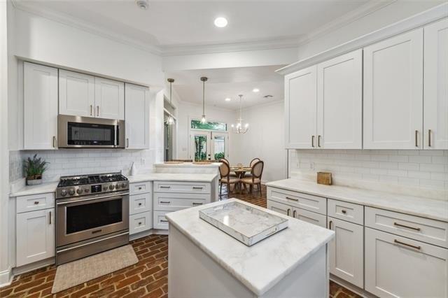 Windsor Dr, New Orleans, LA 70123
