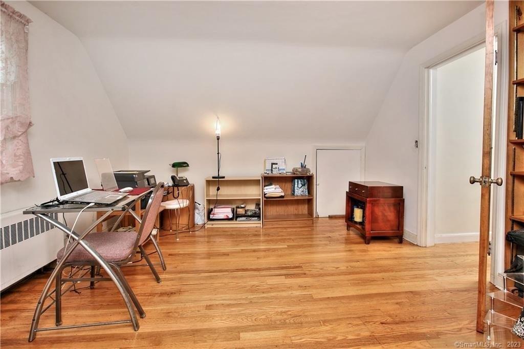 Madison Ave, Bridgeport, CT 06606