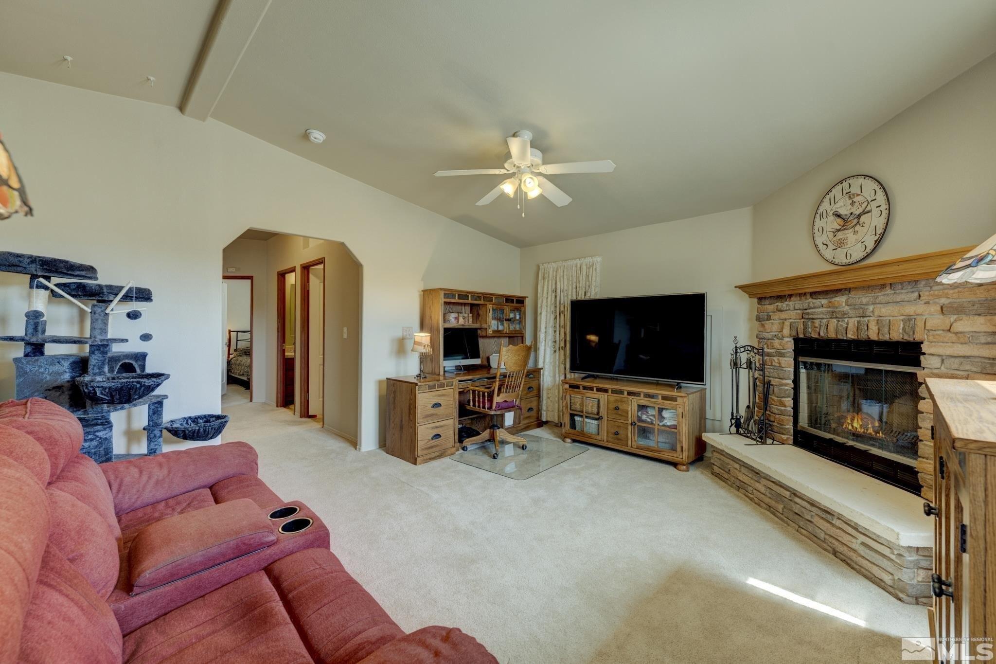 Pueblo Dr, Silver Springs, NV 89429