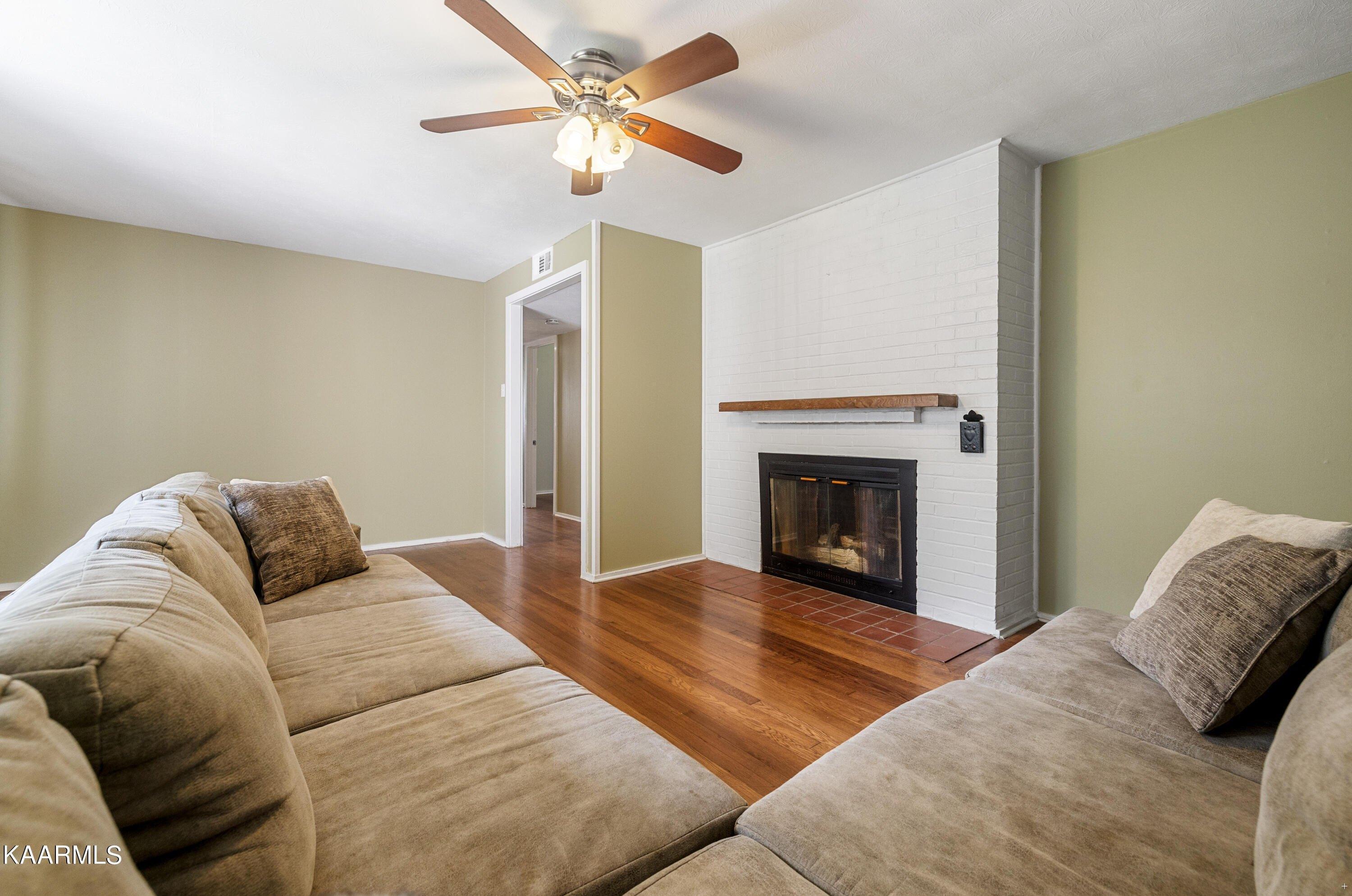 E Price Rd, Oak Ridge, TN 37830