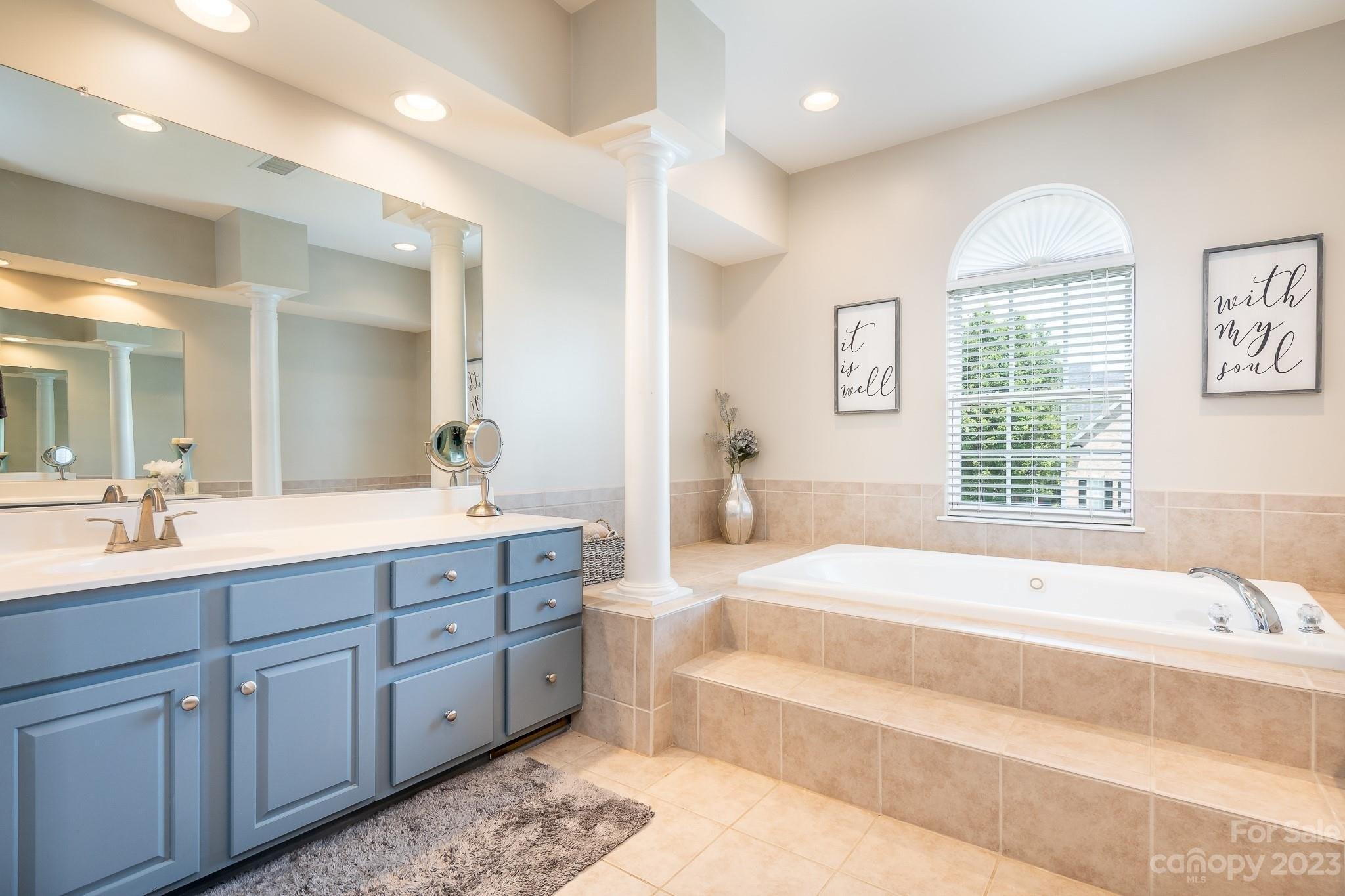 Corona Cir, Mooresville, NC 28117