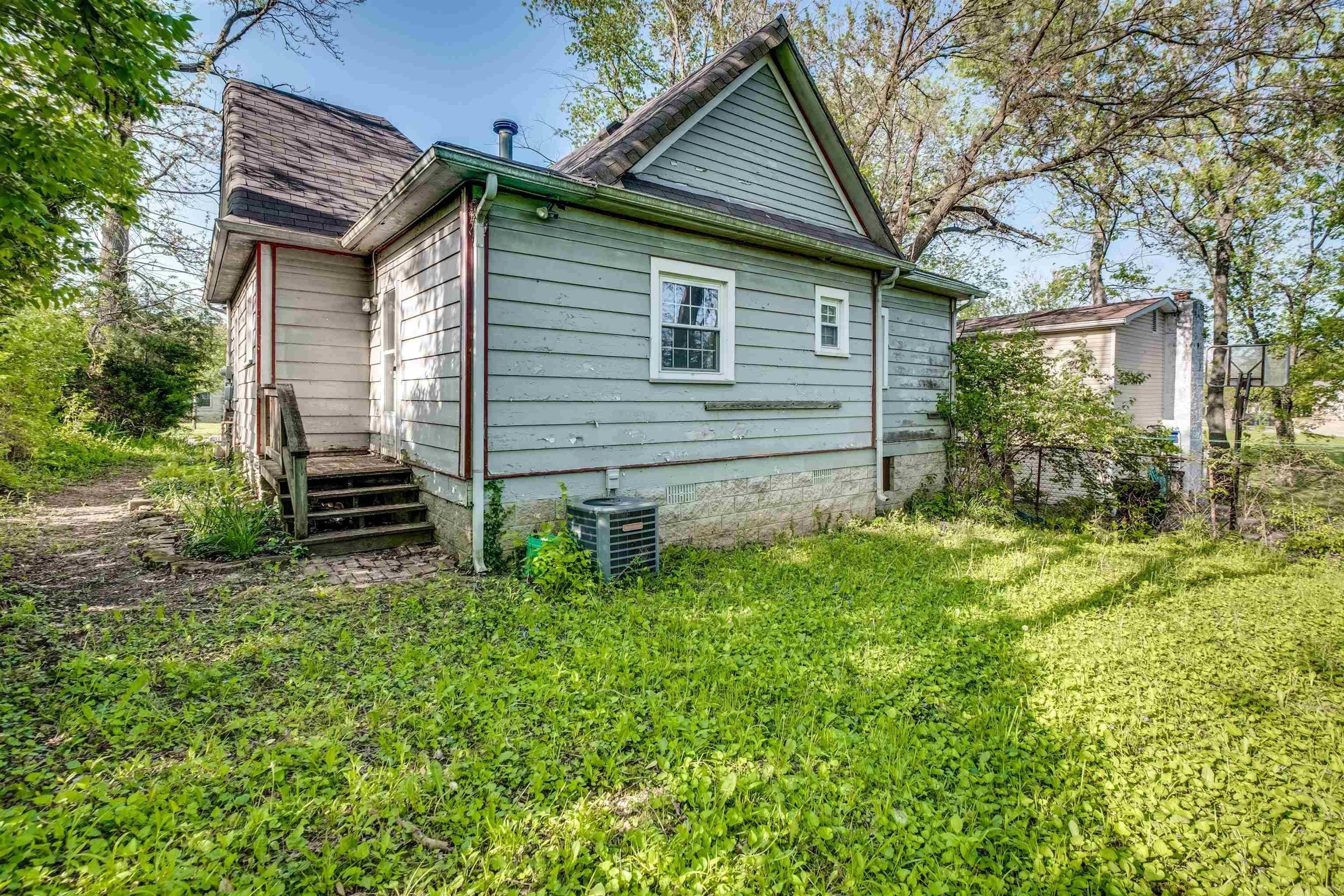 1/2 W 12th St, Bloomington, IN 47404