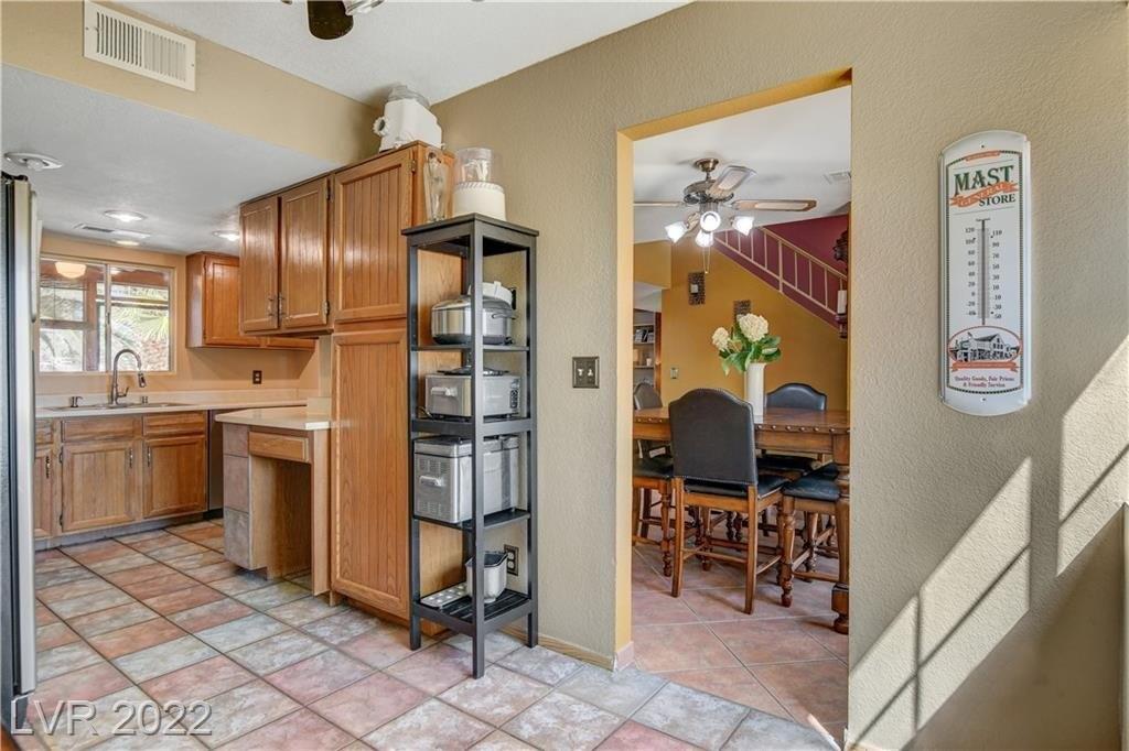 Banuelo Dr, Henderson, NV 89014