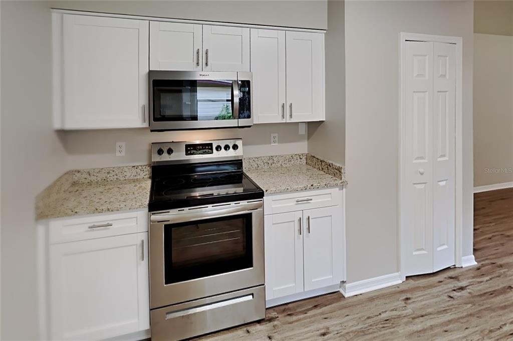 Raintree Ter, Lakeland, FL 33803