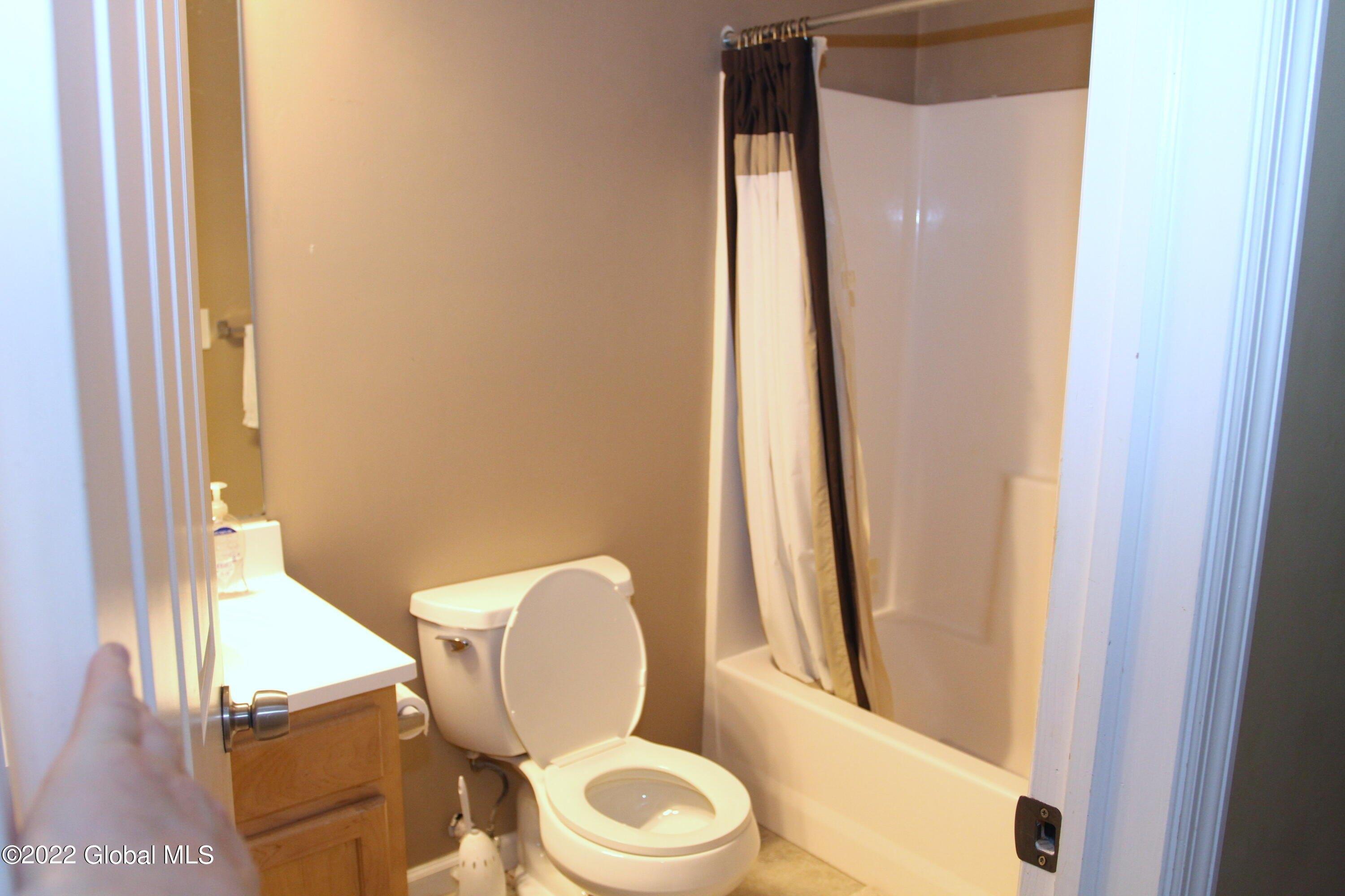 Booth St, Albany, NY 12205
