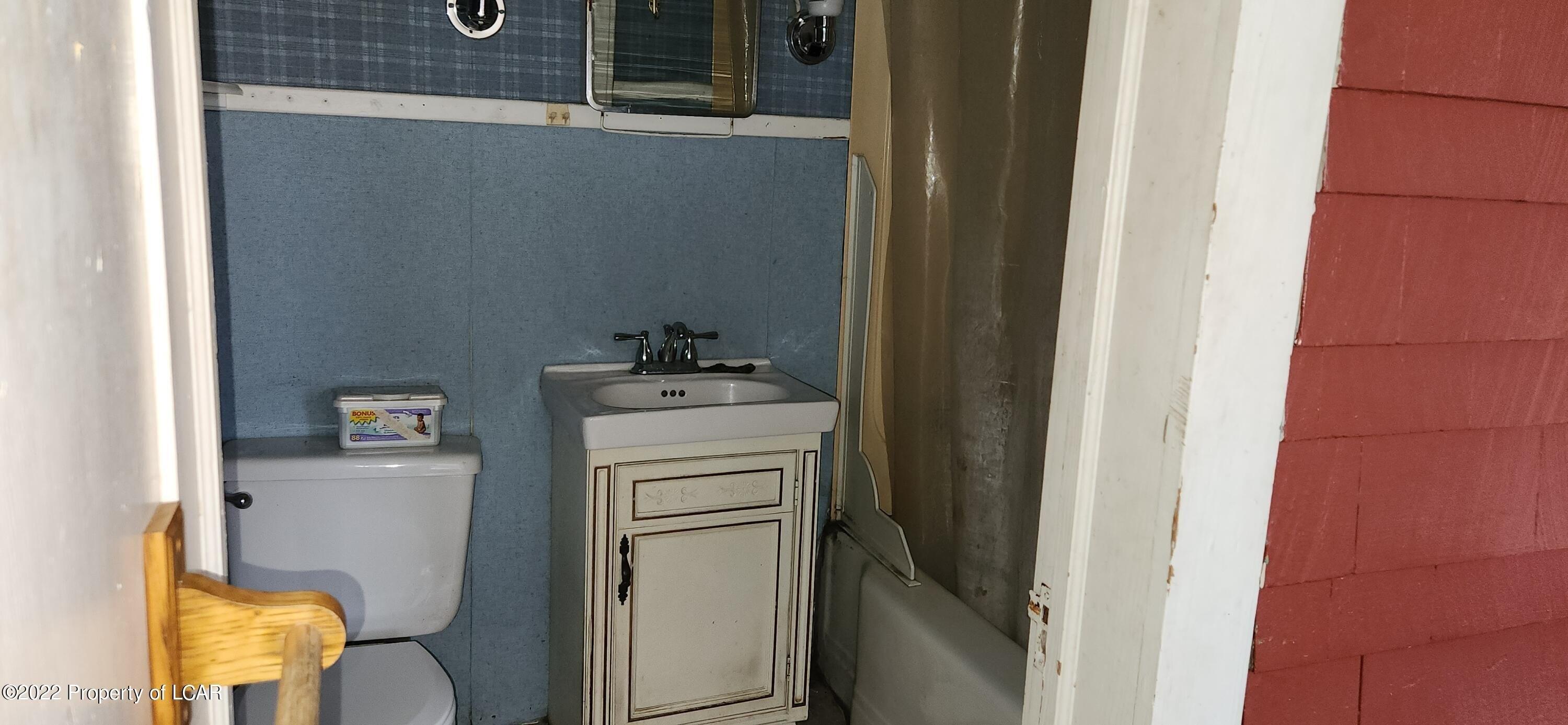 W Main St, Plymouth, PA 18651