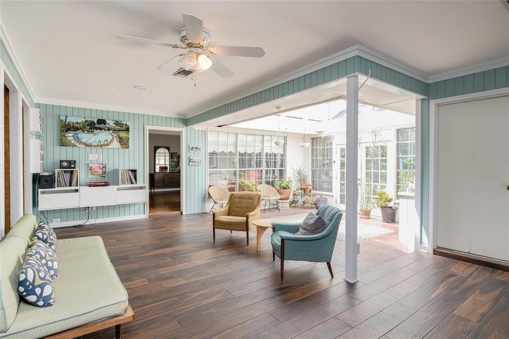 Hollyhill Ln, Denton, TX 76205