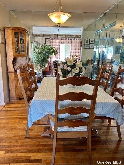 Harrisburg St, Bay Shore, NY 11706
