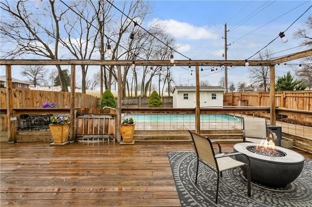Ne Remington Ct, Lees Summit, MO 64086