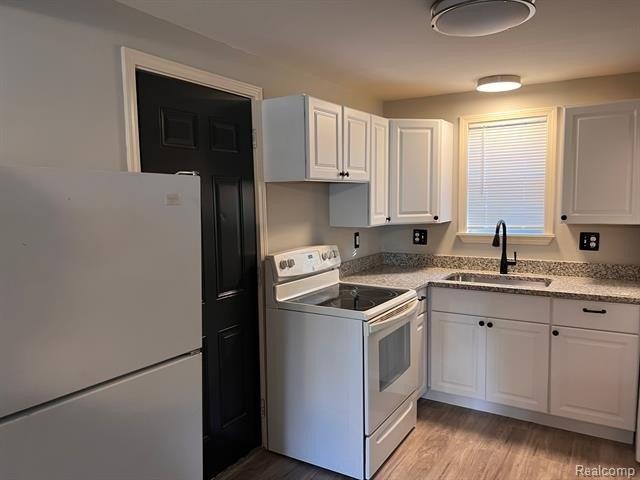 W Hayes Ave, Hazel Park, MI 48030