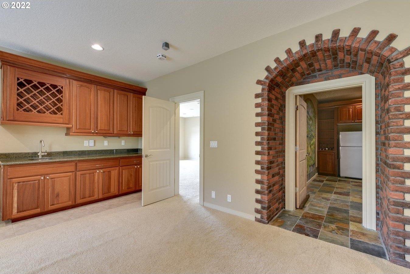 Se Constance Dr, Happy Valley, OR 97086