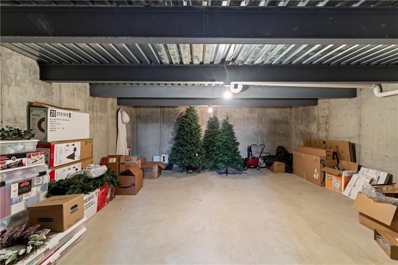 Birch Dr, Houston, PA 15342