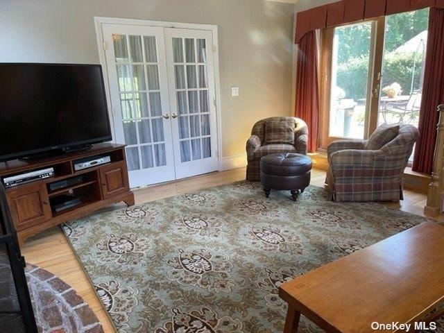 Willow St, Sayville, NY 11782