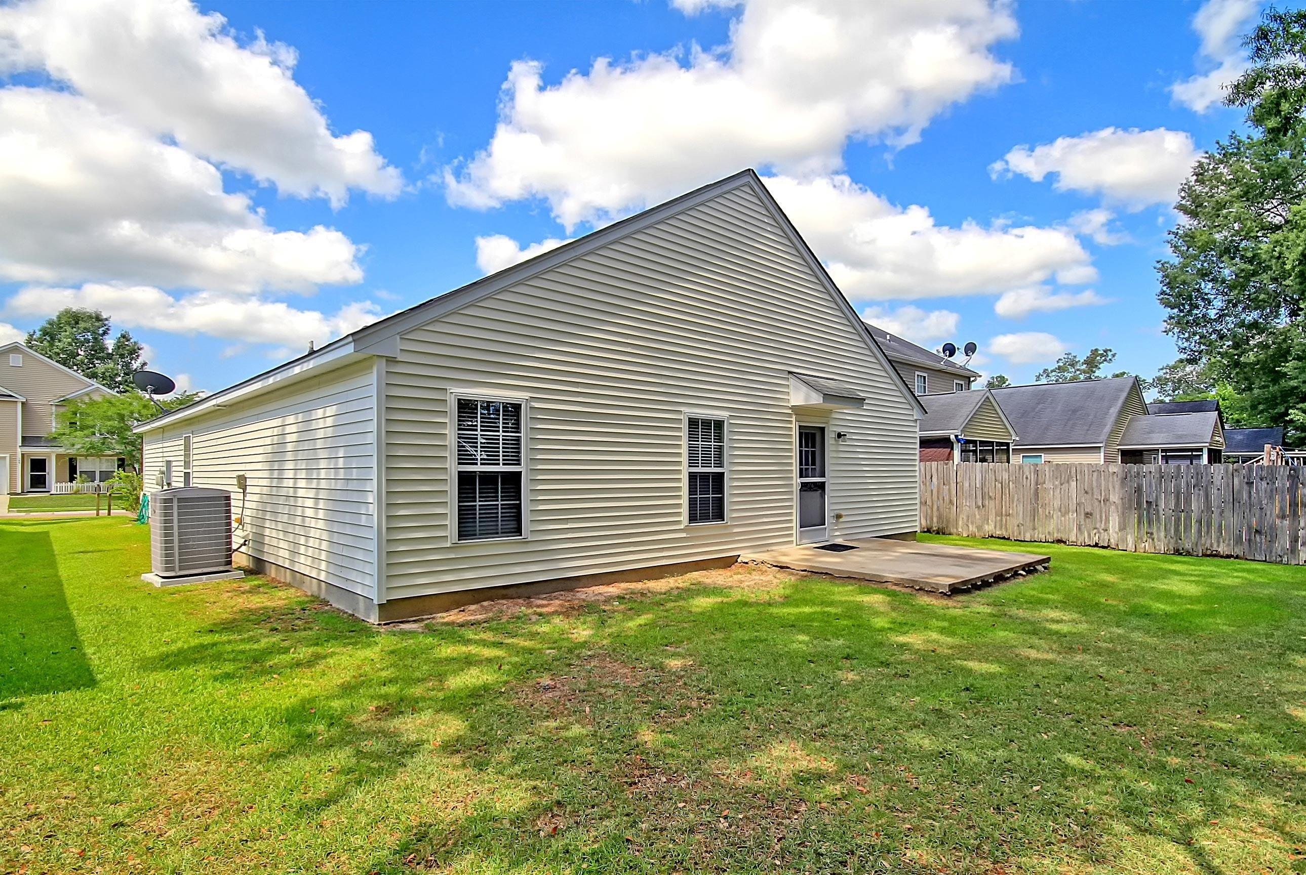 Wildberry Ln, Goose Creek, SC 29445