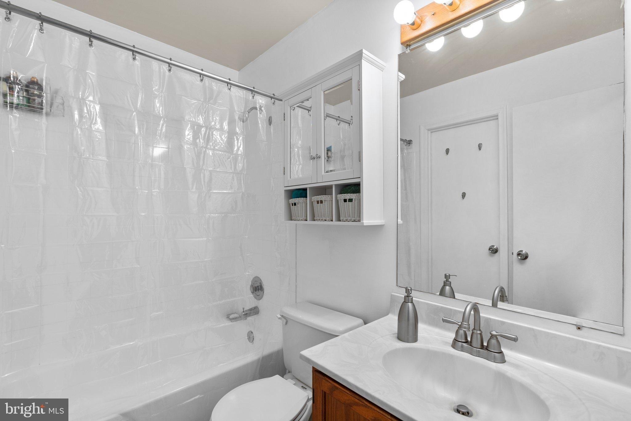 Strauss Ter, Silver Spring, MD 20904