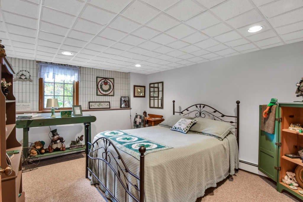 N Parish Rd, Turner, ME 04282