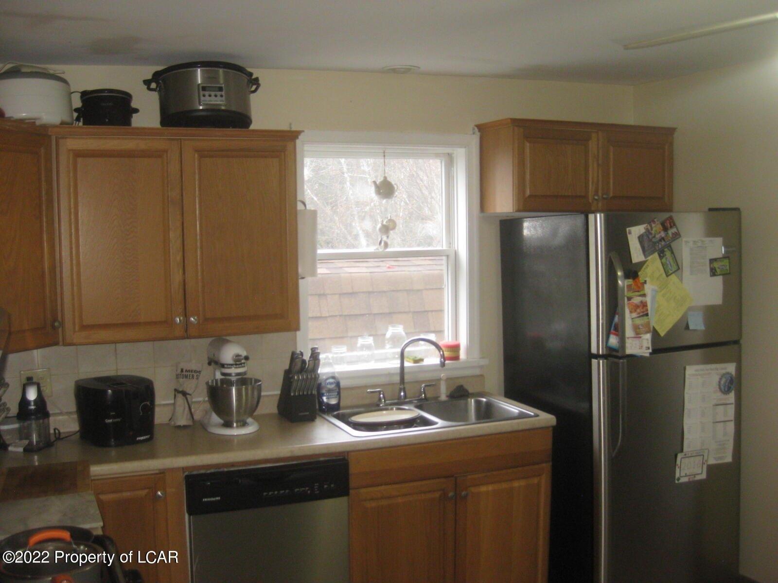 Fort St, Kingston, PA 18704