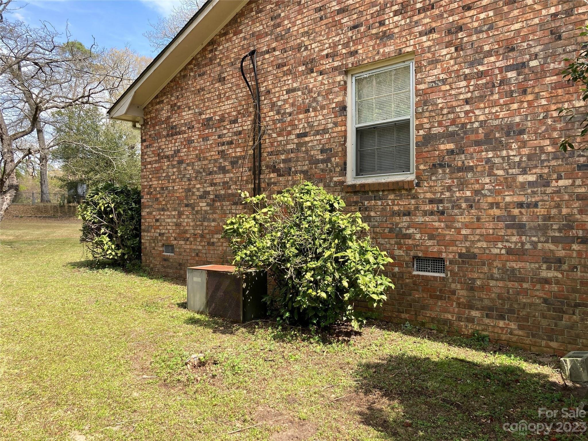 Laurel Ln, Florence, SC 29506