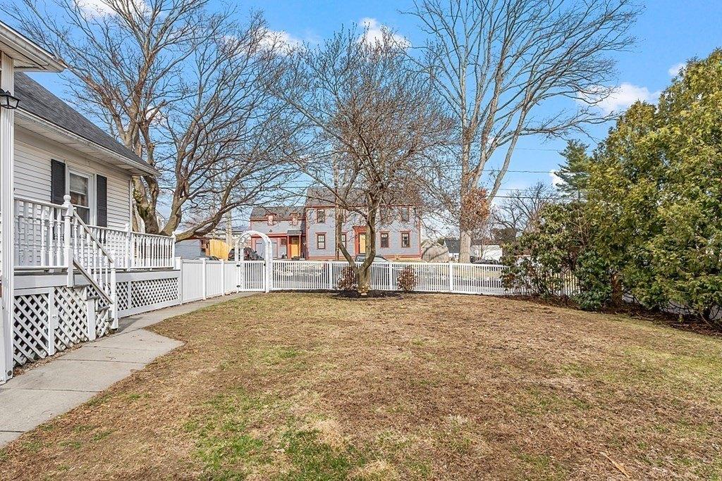 Pinehurst Ave, Methuen, MA 01844