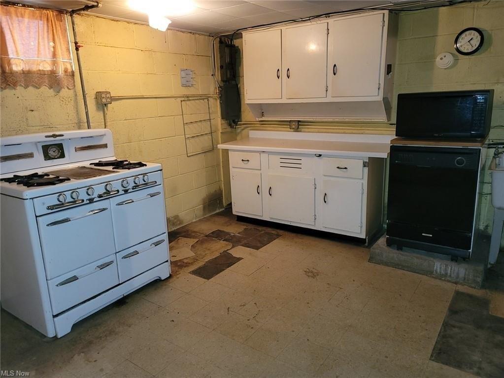 Waterbury Ave, Maple Heights, OH 44137