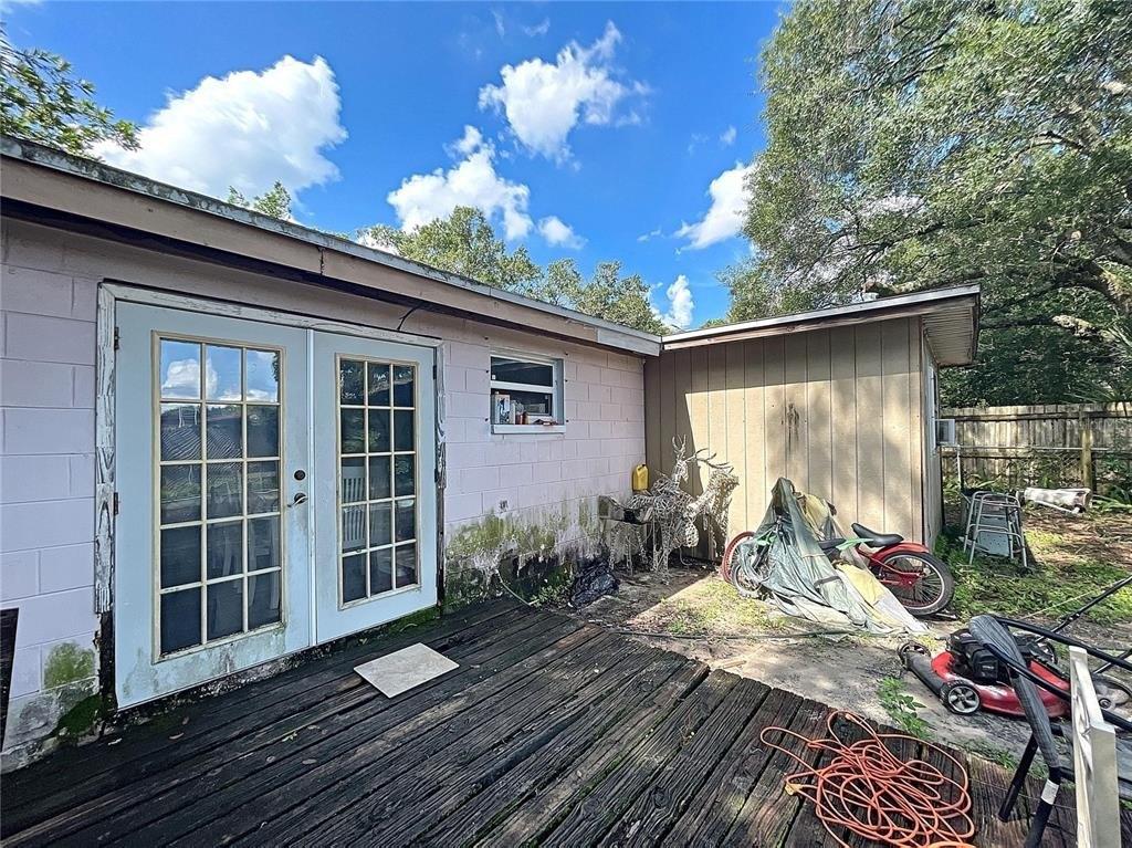 E 111th Ave, Tampa, FL 33612