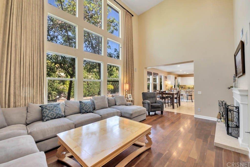 Starwood Pl, Santa Clarita, CA 91390