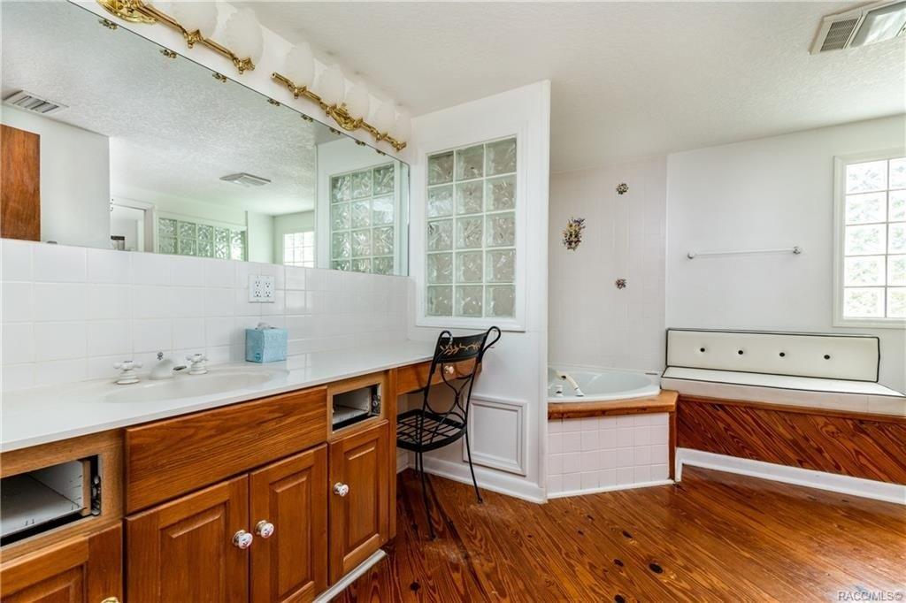 S Warfield Ave, Wildwood, FL 34785