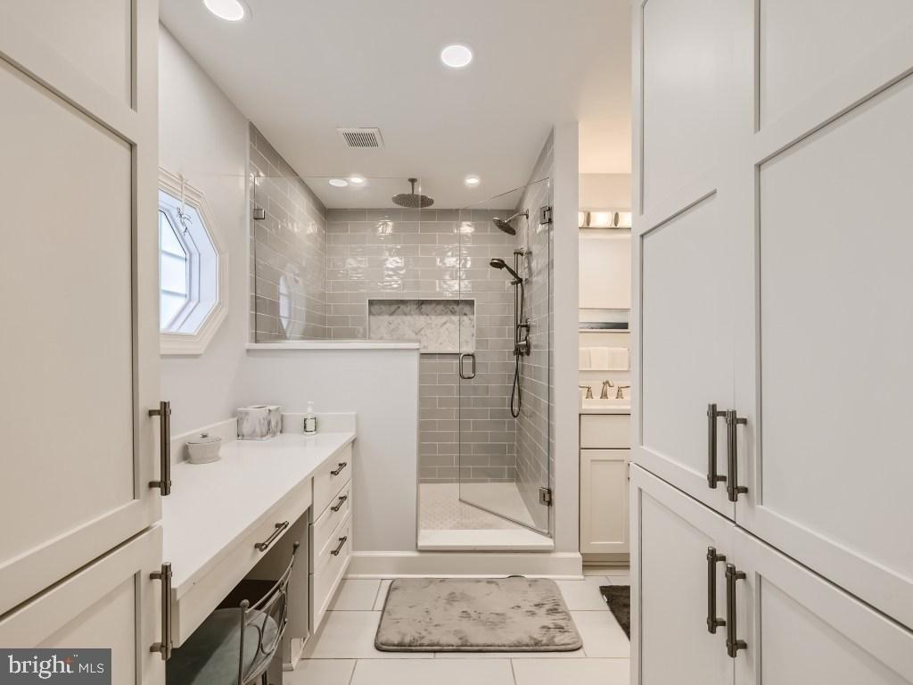 Silverbark Ct, Millersville, MD 21108